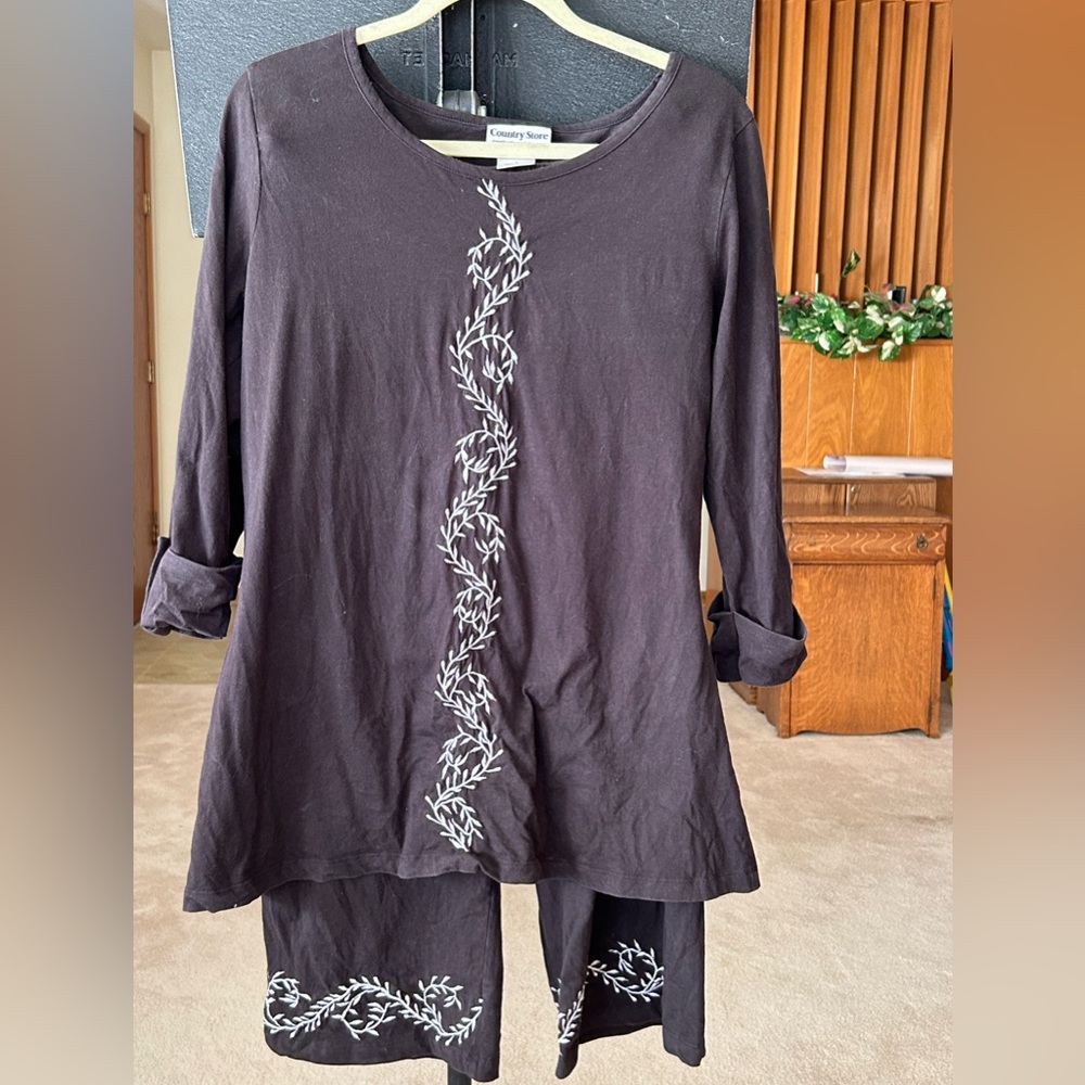 Elegant Black Embroidered Women's Set from Country Store